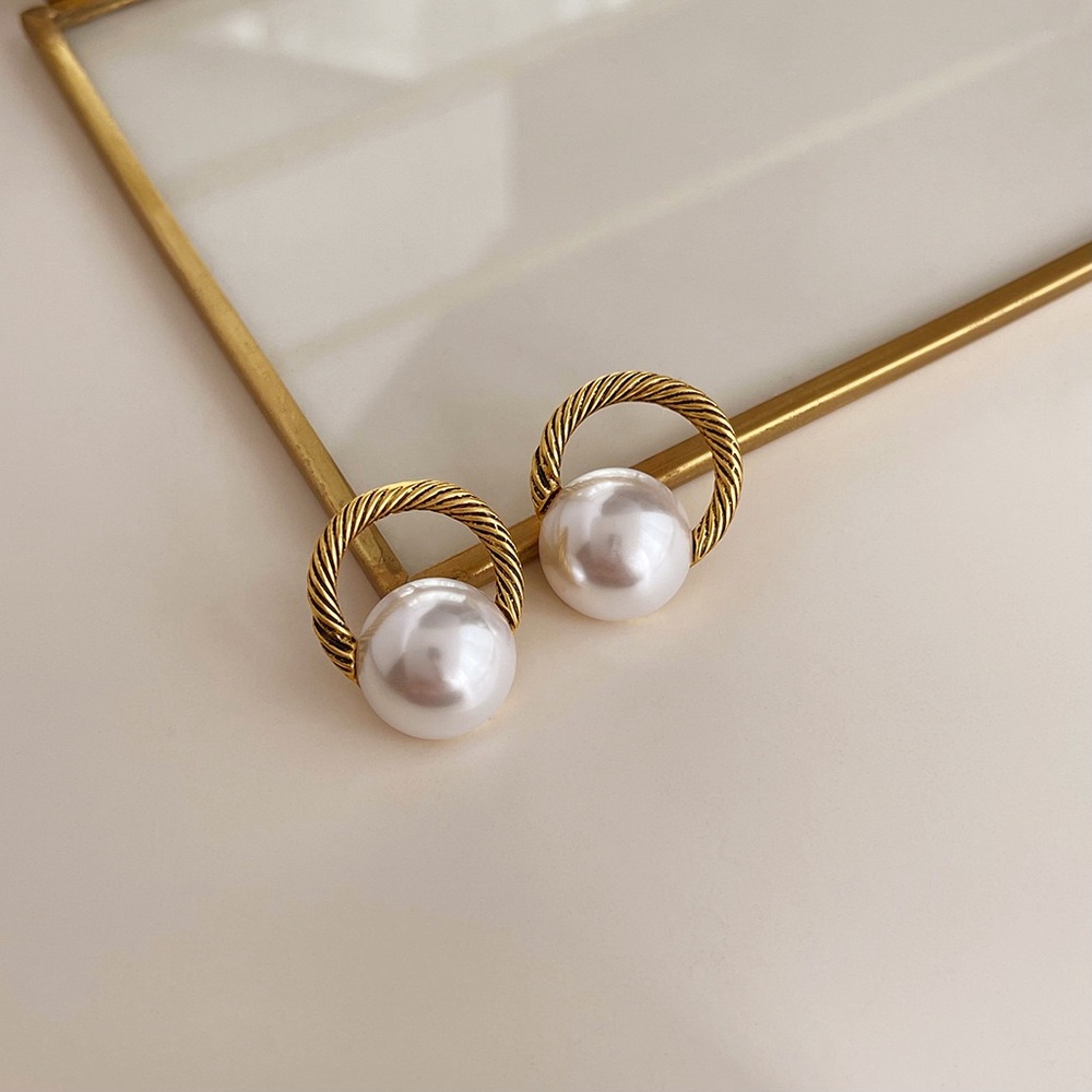 Vintage Antique Style Earrings With Silver Needle